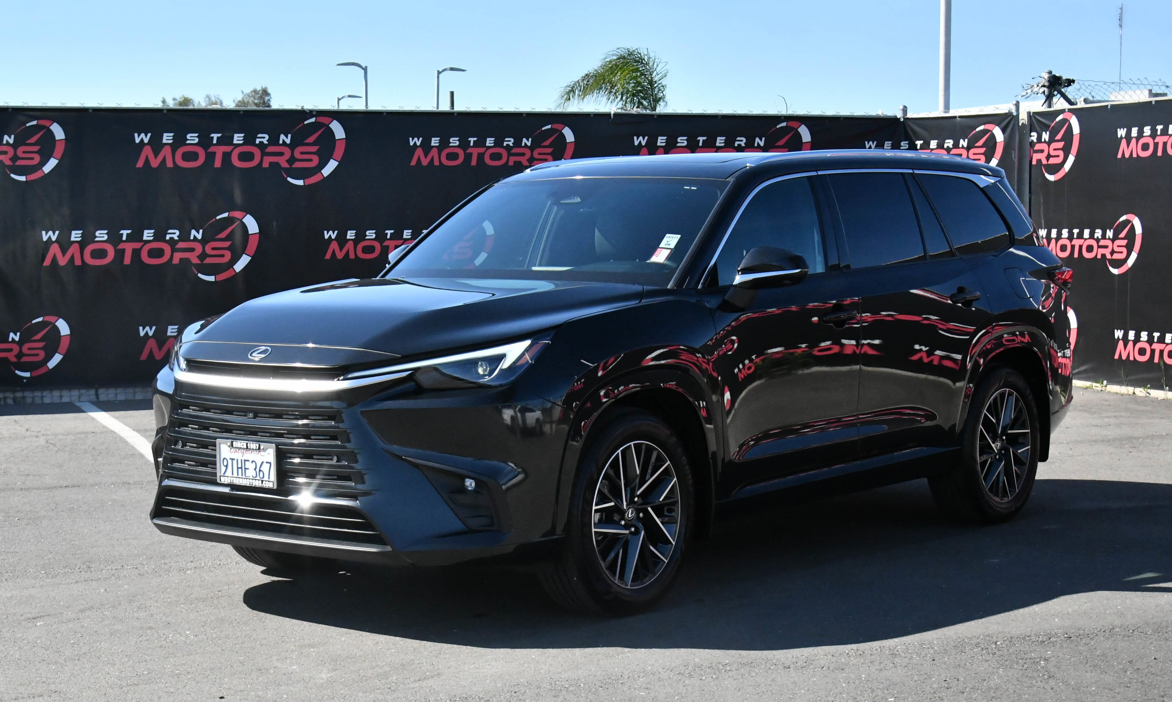 Used 2025 Lexus TX 350 FWD w/ Technology Package image 3