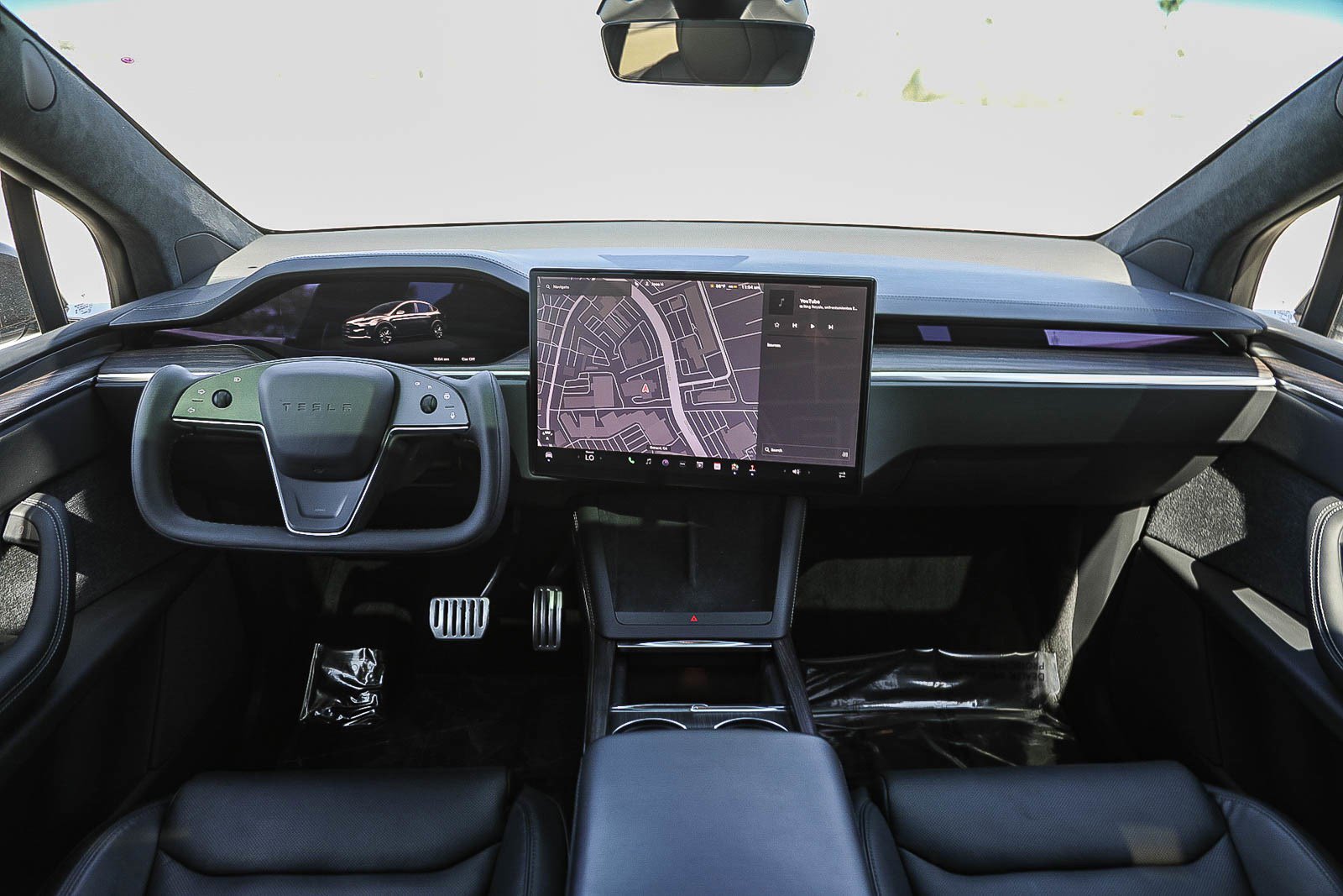 Used 2023 Tesla Model X image 12