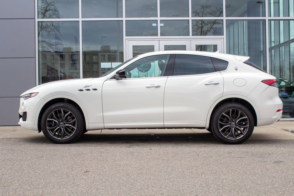 Used 2024 Maserati Levante GT Ultima image 5