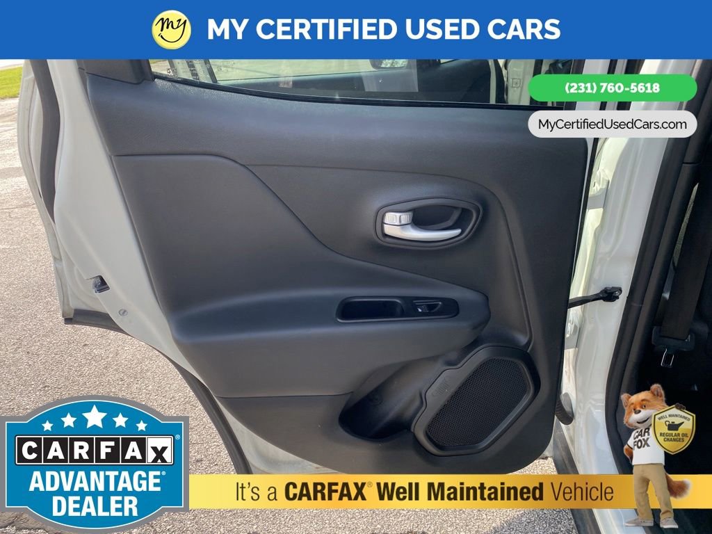 Used 2023 Jeep Renegade Latitude AWD/4WD image 19