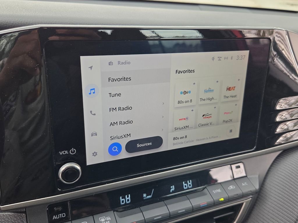 Used 2025 Toyota Camry SE image 20