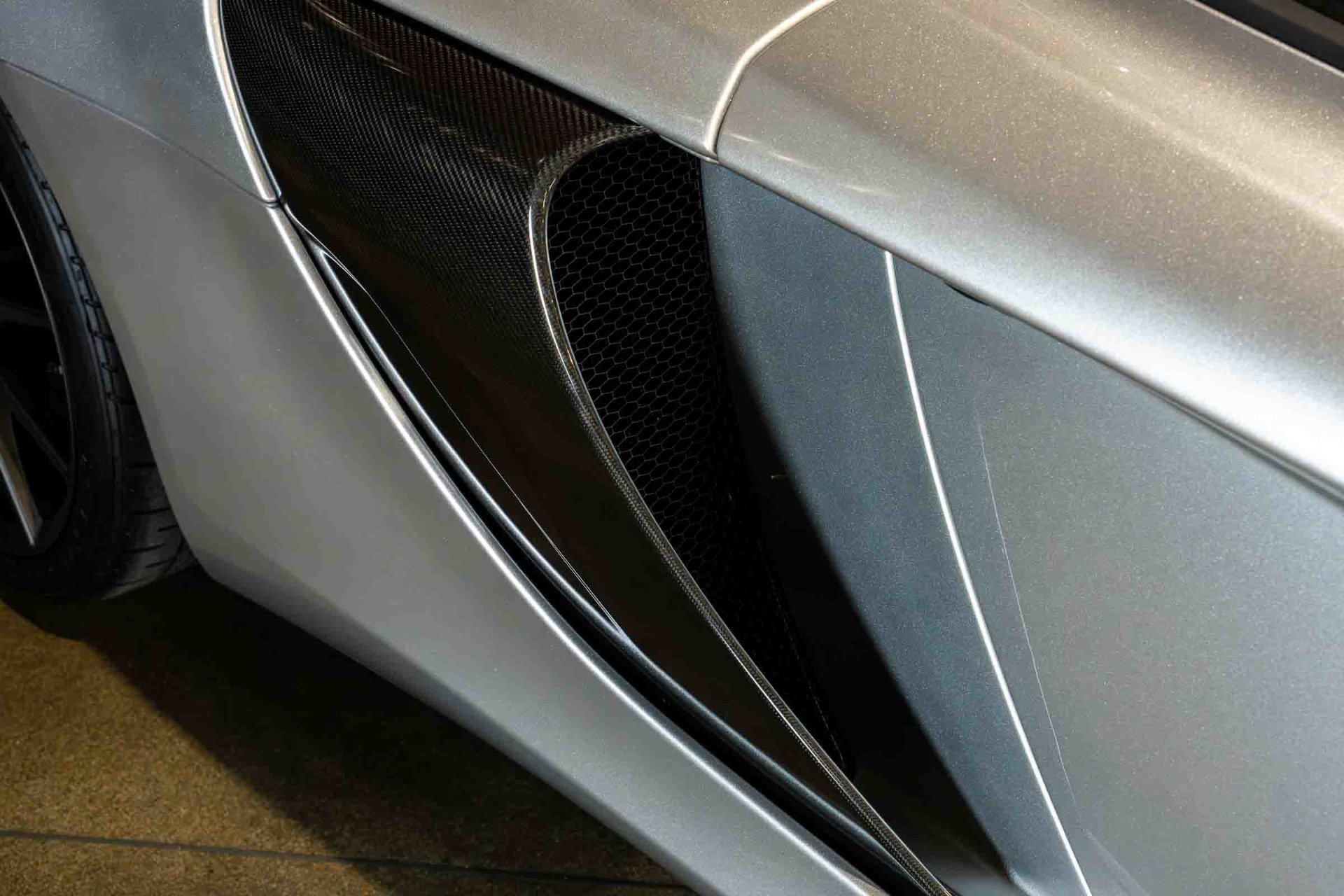 Used 2016 McLaren 650S Spider RWD image 19