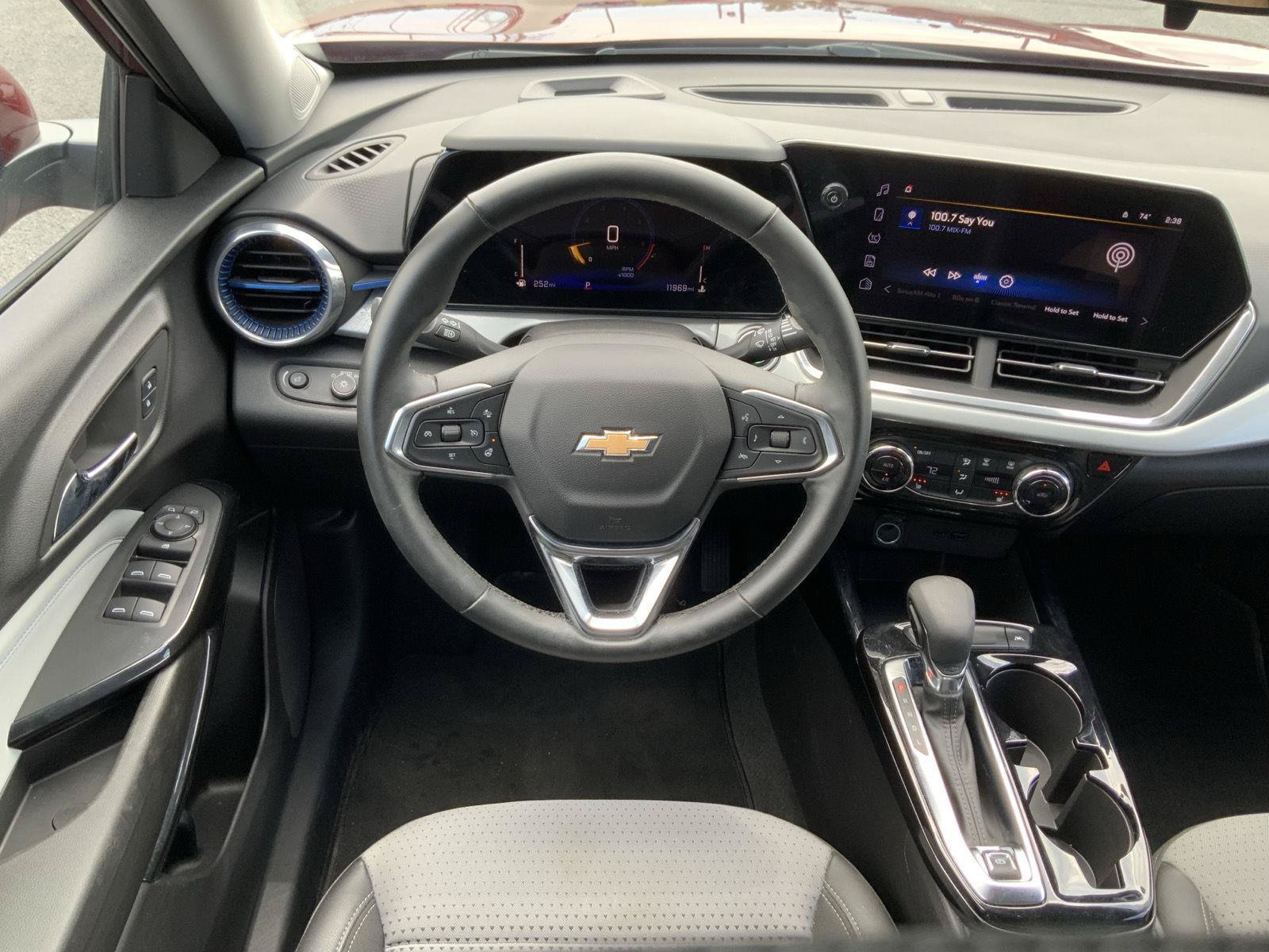 Used 2024 Chevrolet Trax LT w/ Driver Confidence Package FWD image 25