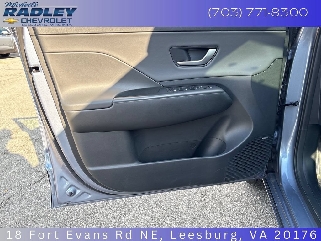 Used 2024 Hyundai Kona Limited FWD image 12
