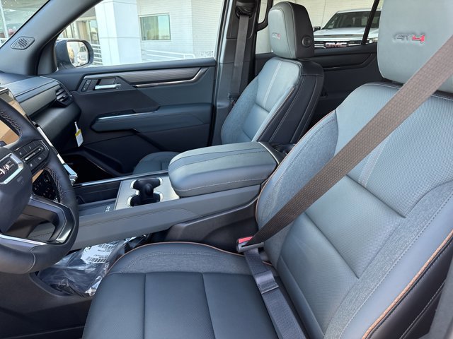New 2026 GMC Acadia AT4 w/ Luxury Package image 5