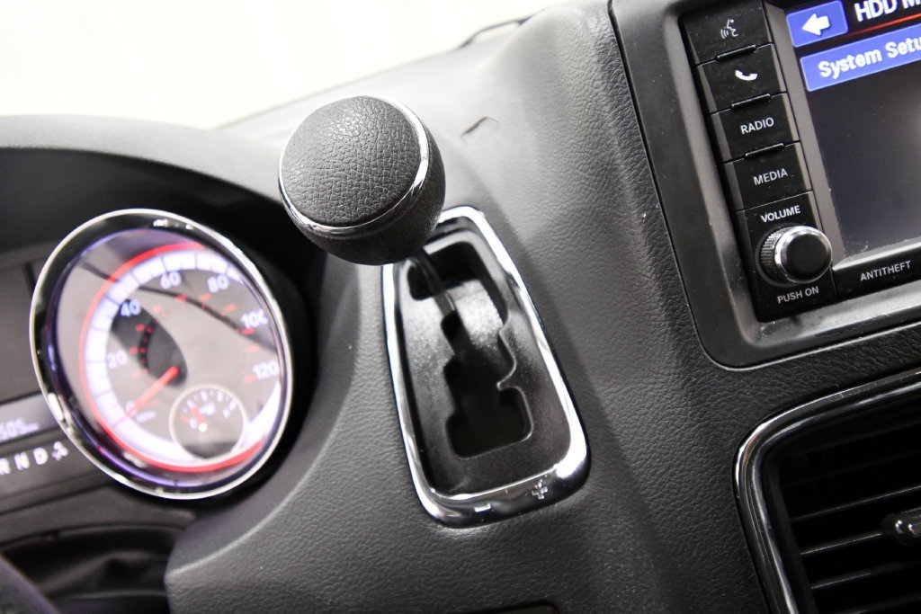 Used 2019 Dodge Grand Caravan SE FWD image 21