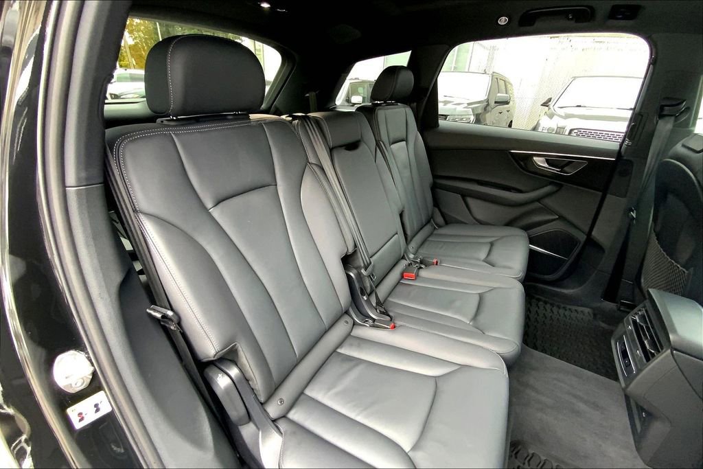 Certified 2025 Audi Q7 2.0T Premium w/ Convenience Plus Package image 20