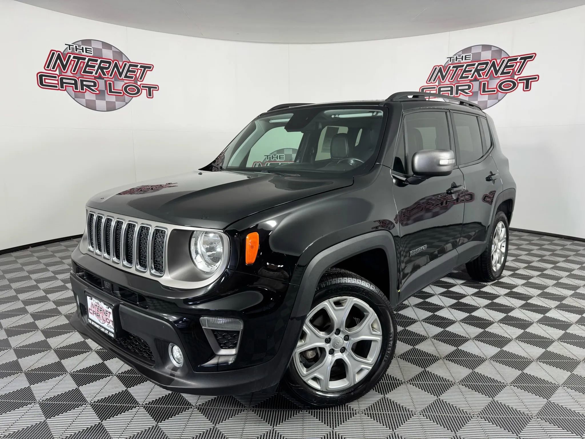 Used 2019 Jeep Renegade Limited w/ UConnect 8.4 Nav Group