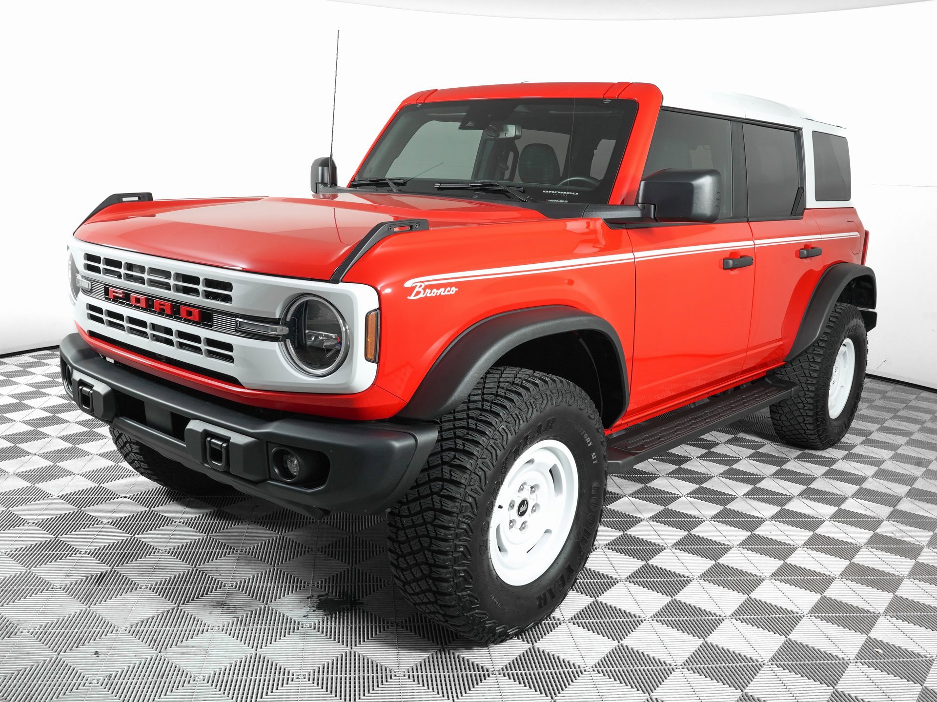 Used 2023 Ford Bronco Heritage Edition image 8
