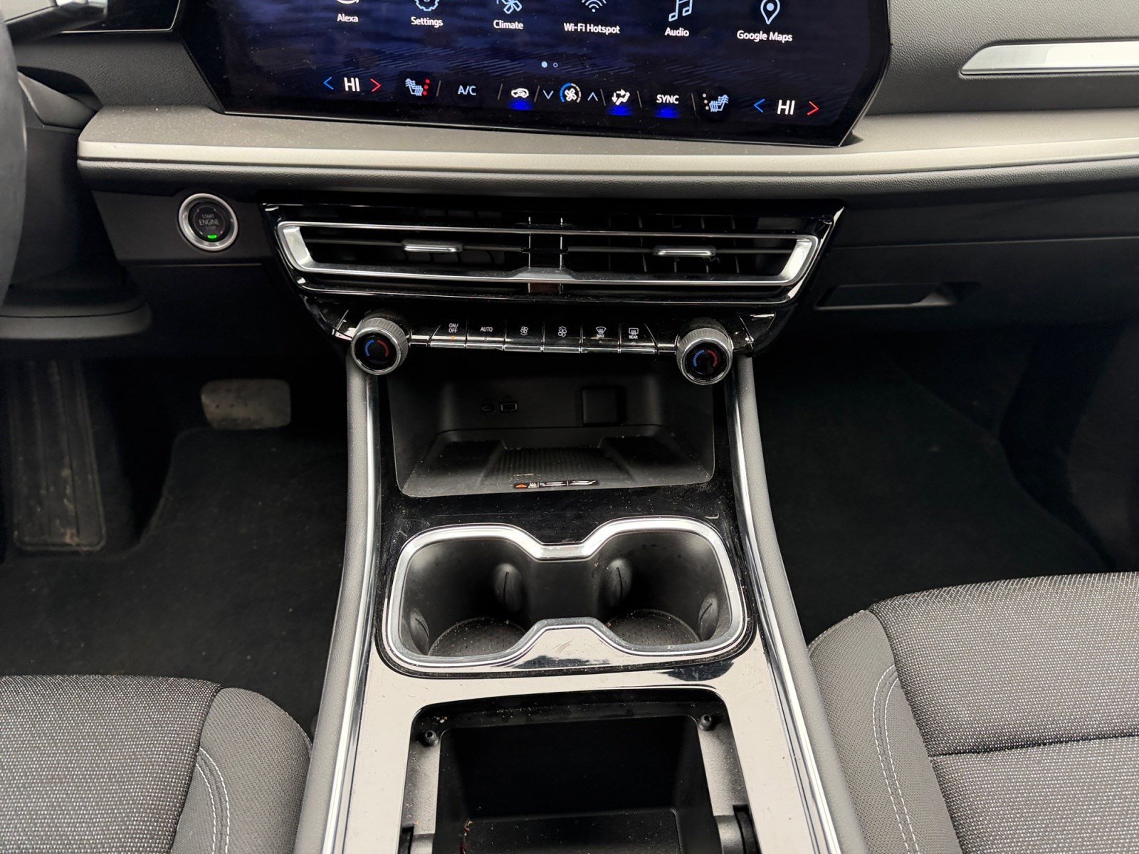 Used 2024 Chevrolet Traverse LT image 13