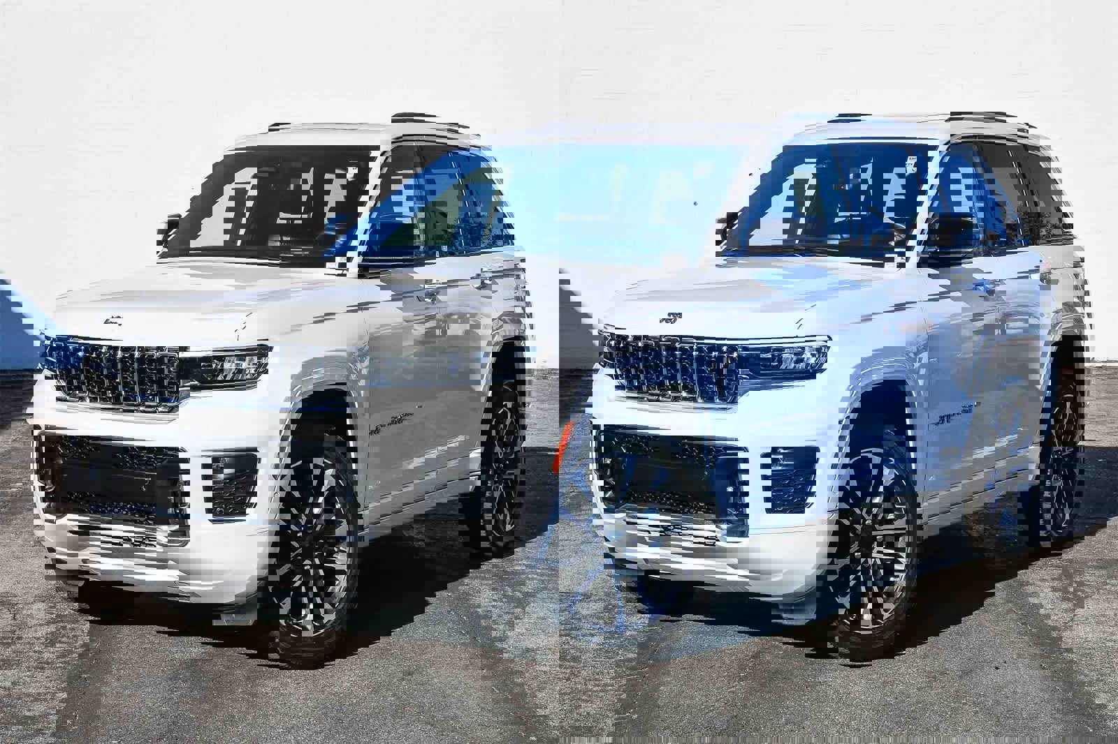 Used 2023 Jeep Grand Cherokee Overland w/ Adv Protech Group III