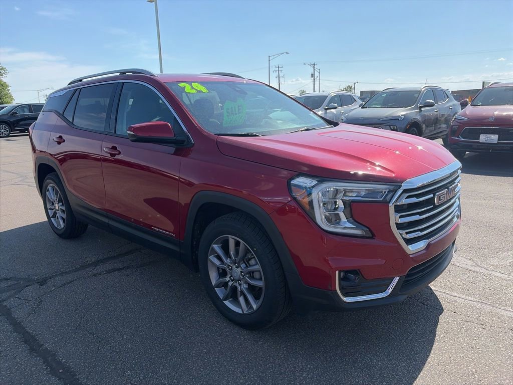 Used 2024 GMC Terrain SLT AWD/4WD image 3