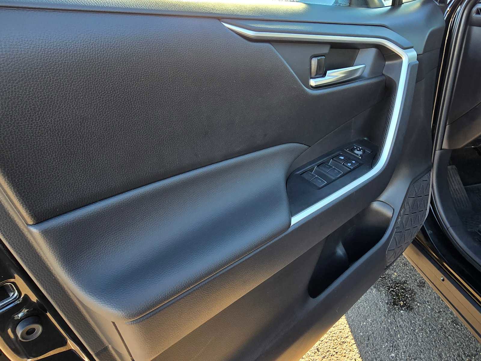 Certified 2025 Toyota RAV4 XLE image 20