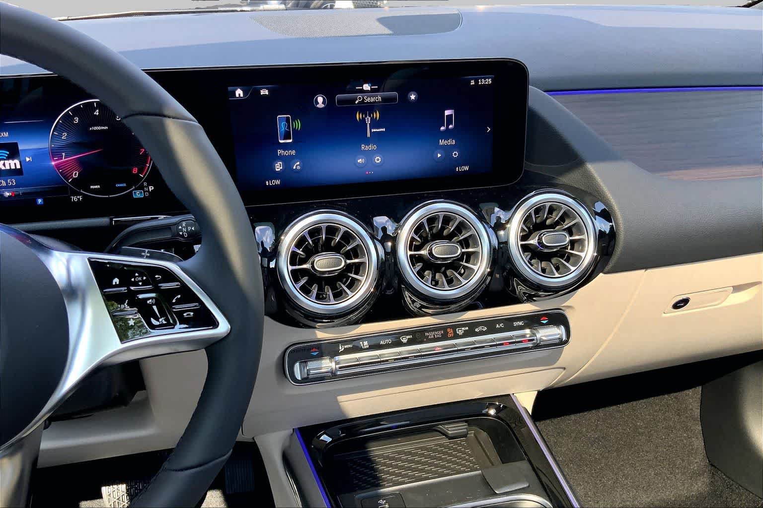 New 2026 Mercedes-Benz GLA 250 4MATIC image 6
