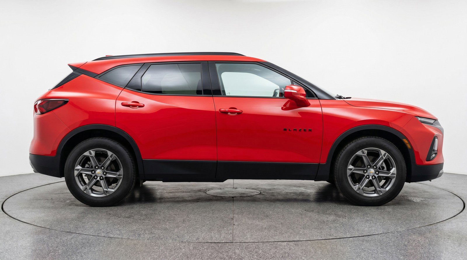 Used 2025 Chevrolet Blazer LT FWD image 11
