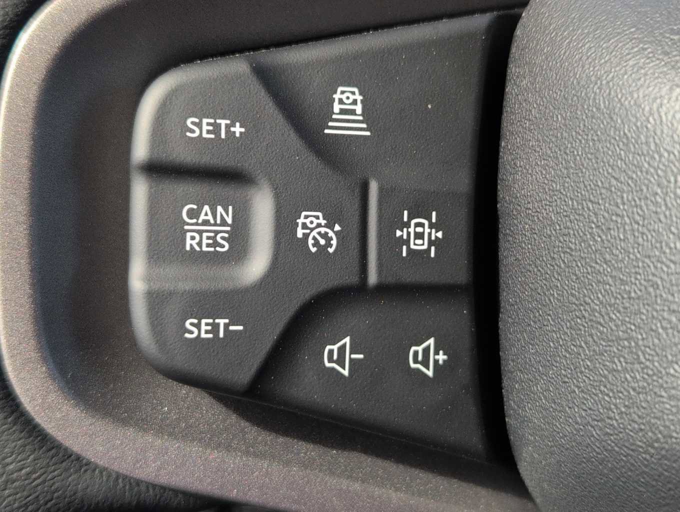 New 2025 Ford Bronco Badlands image 24