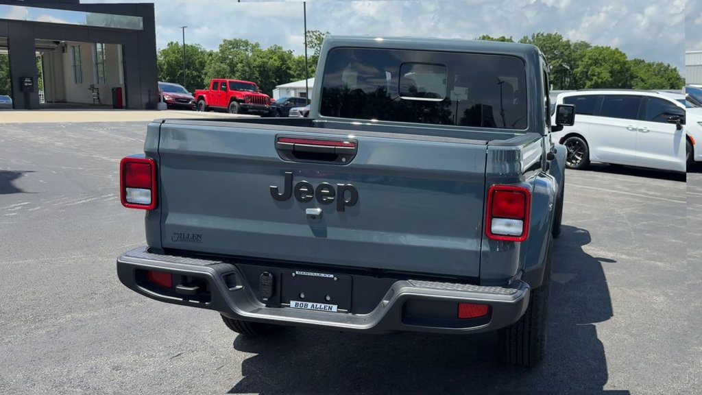 New 2026 Jeep Gladiator Sport AWD/4WD image 6