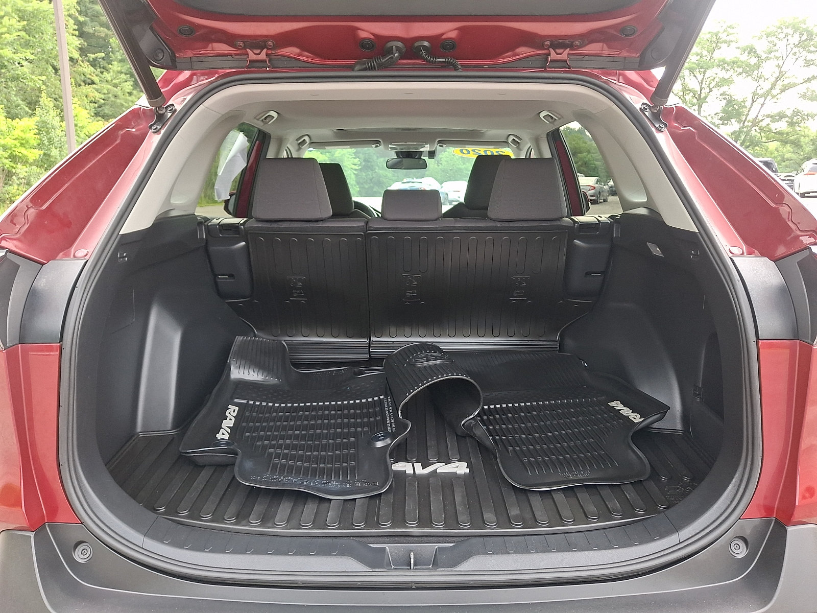 Used 2020 Toyota RAV4 XLE w/ Convenience Package AWD/4WD image 30