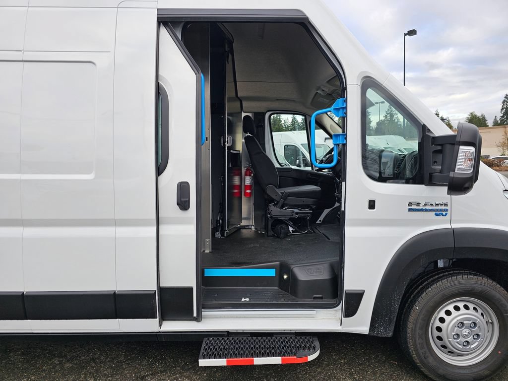 New 2024 RAM ProMaster 3500 w/ Delivery Van Package FWD image 11
