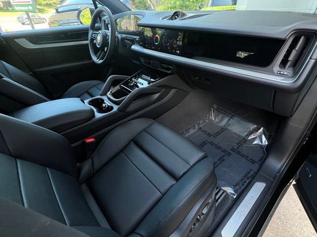 Used 2025 Porsche Cayenne E-Hybrid AWD/4WD image 33