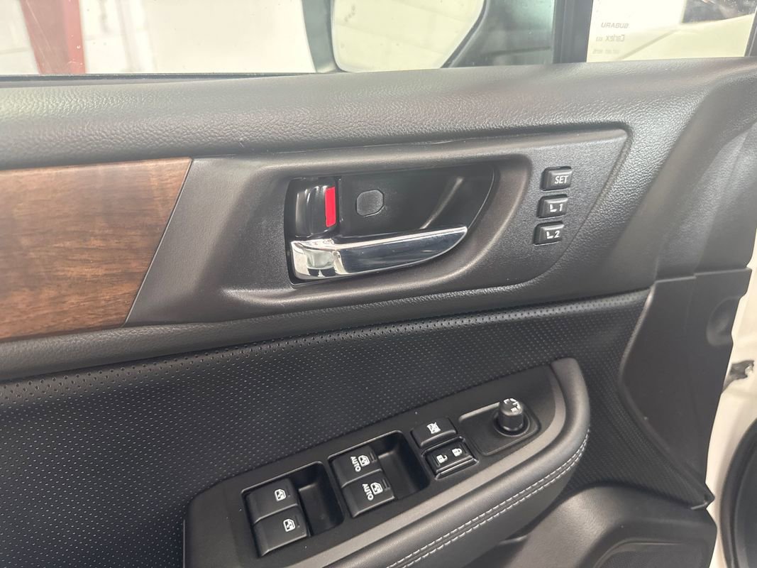 Used 2017 Subaru Outback 2.5i Limited w/ Popular Package #5 image 10