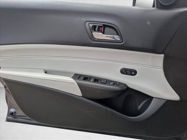 Used 2017 Acura ILX FWD image 9