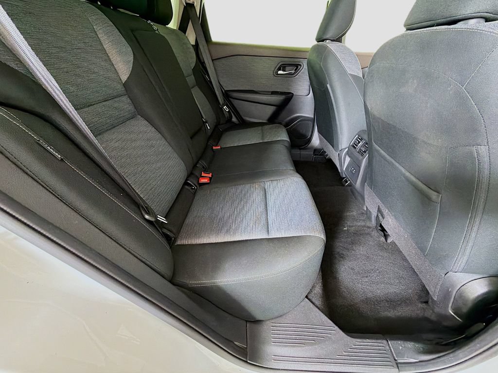 Used 2023 Nissan Rogue SV AWD/4WD image 23