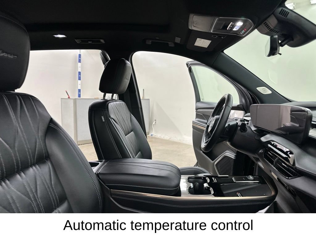 Used 2025 Buick Enclave Avenir w/ Super Cruise Package AWD/4WD image 24