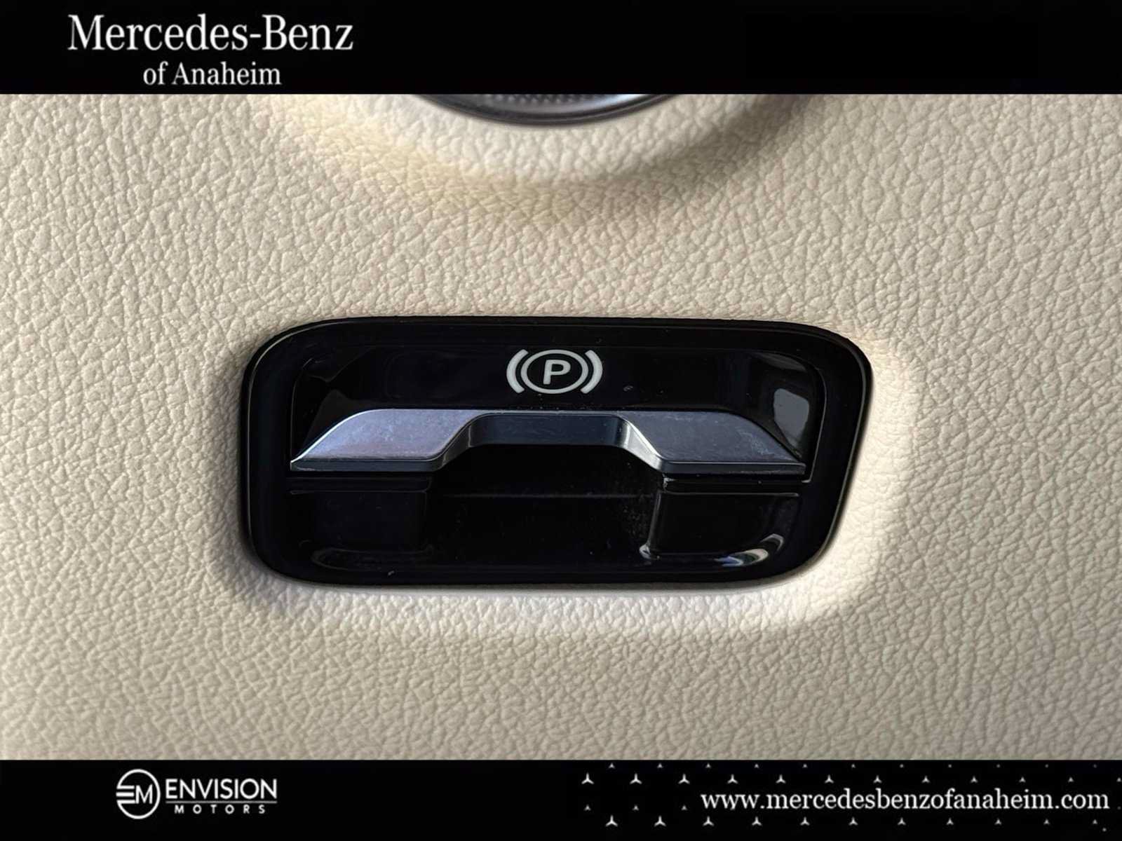 Used 2024 Mercedes-Benz C 300 Sedan image 30