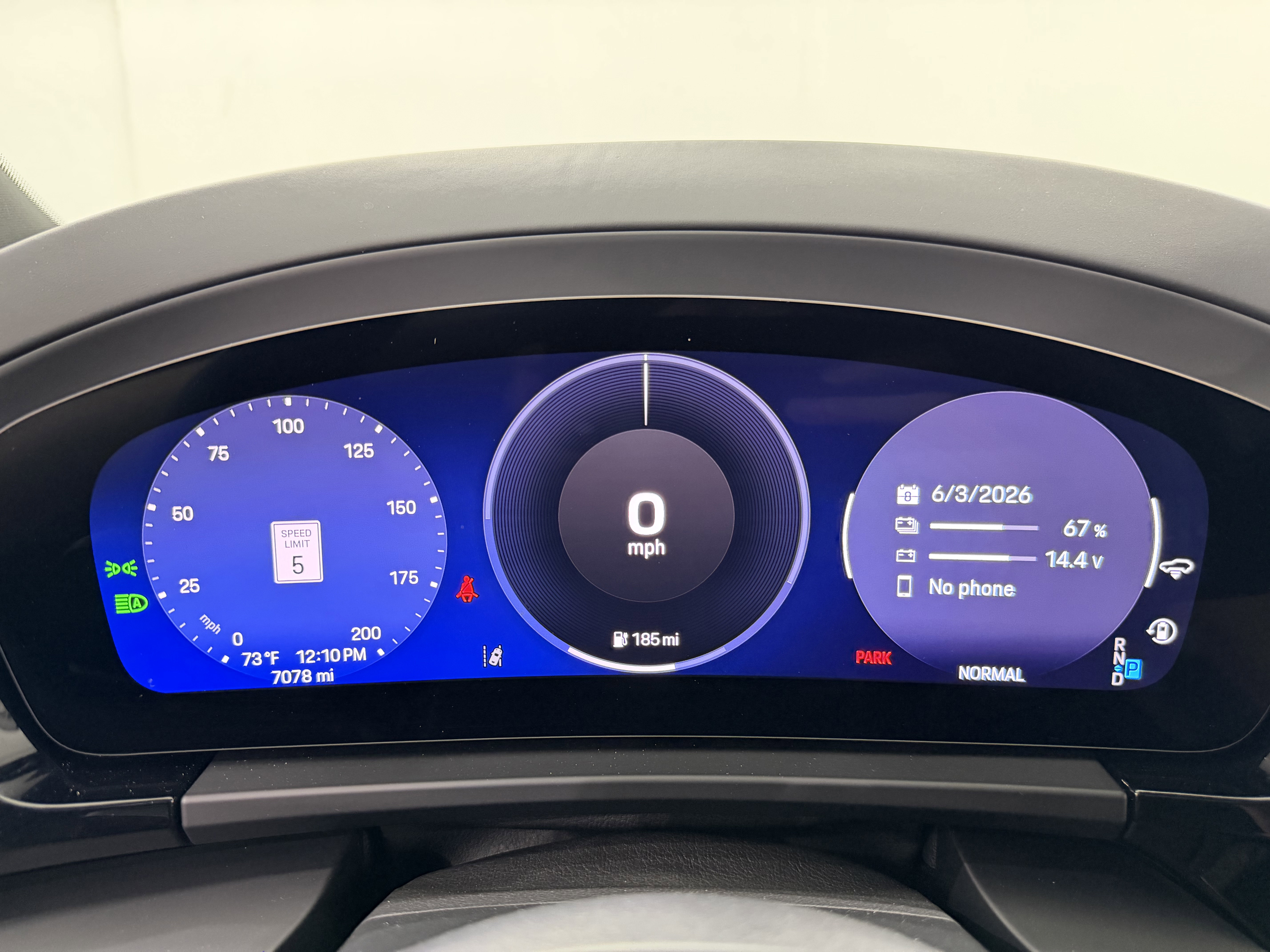 Certified 2025 Porsche Macan 4S Electric AWD/4WD image 57