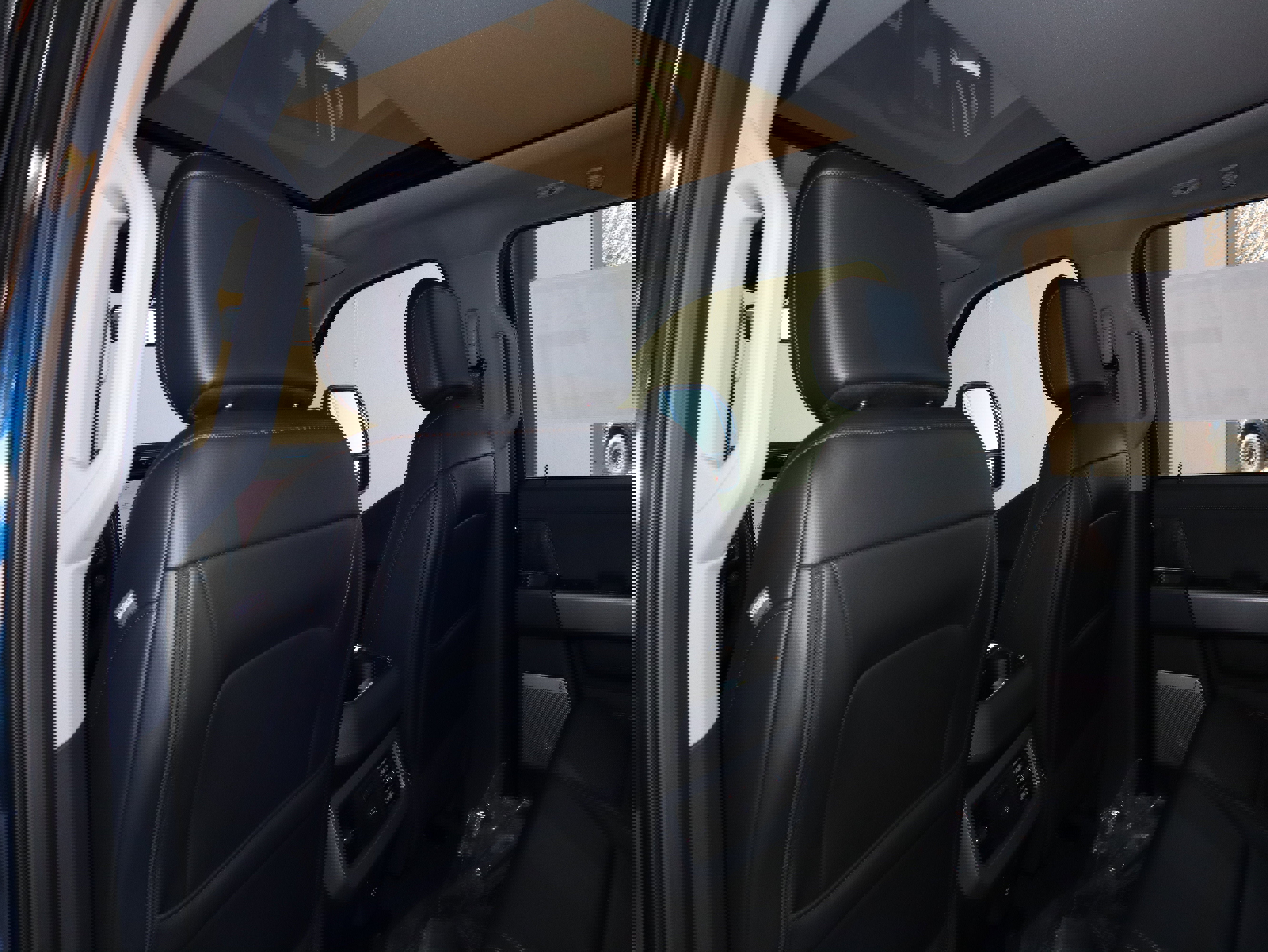 New 2025 Ford F250 Lariat w/ Black Appearance Package image 37