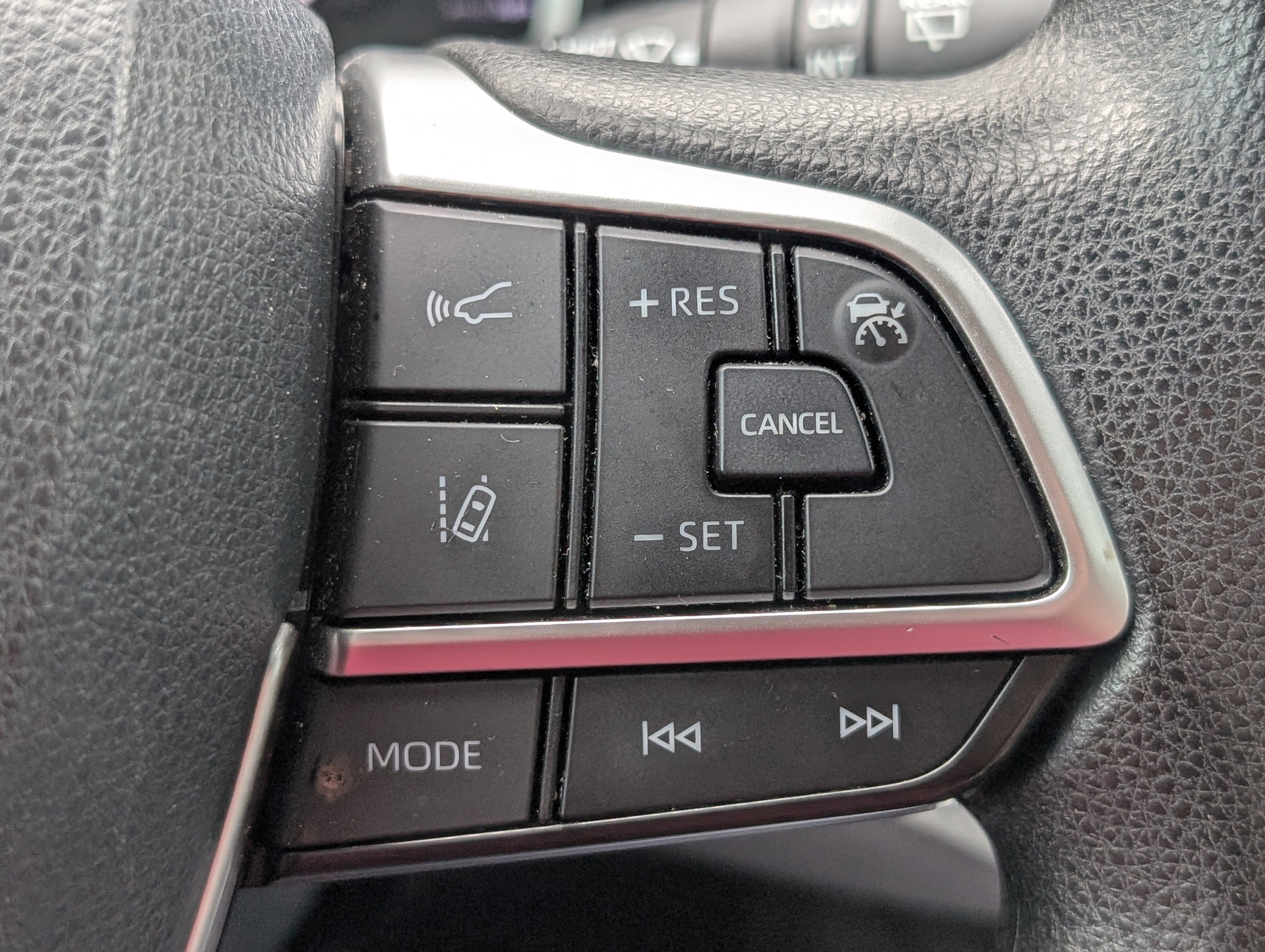 Used 2023 Toyota Highlander L image 22