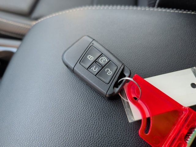 Used 2023 Volkswagen Atlas Cross Sport SEL image 34