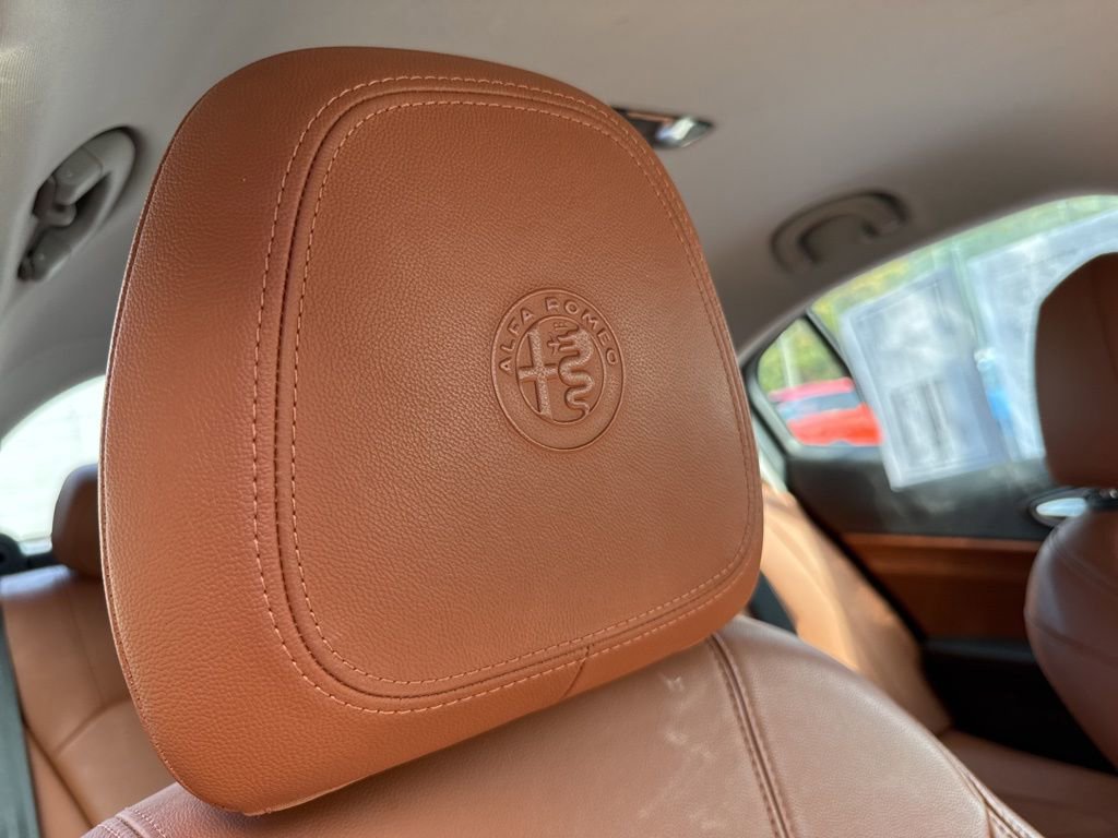 Used 2018 Alfa Romeo Giulia AWD image 62