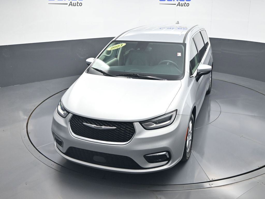 Used 2023 Chrysler Pacifica Touring-L FWD image 48