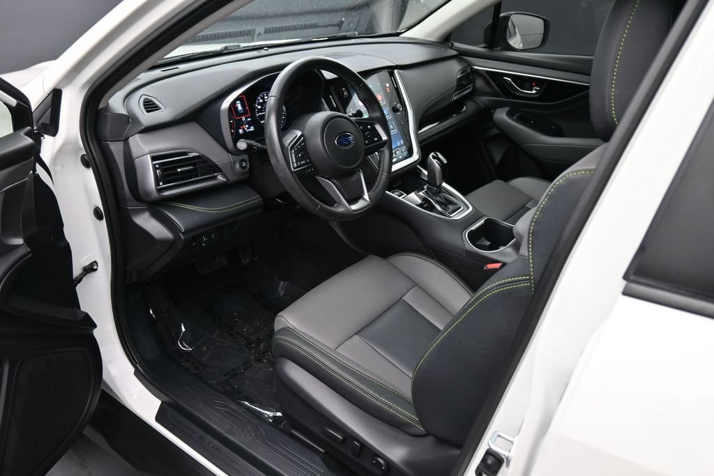 Used 2023 Subaru Outback Onyx Edition AWD/4WD image 2