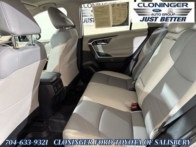 Used 2023 Toyota RAV4 XLE Premium image 20