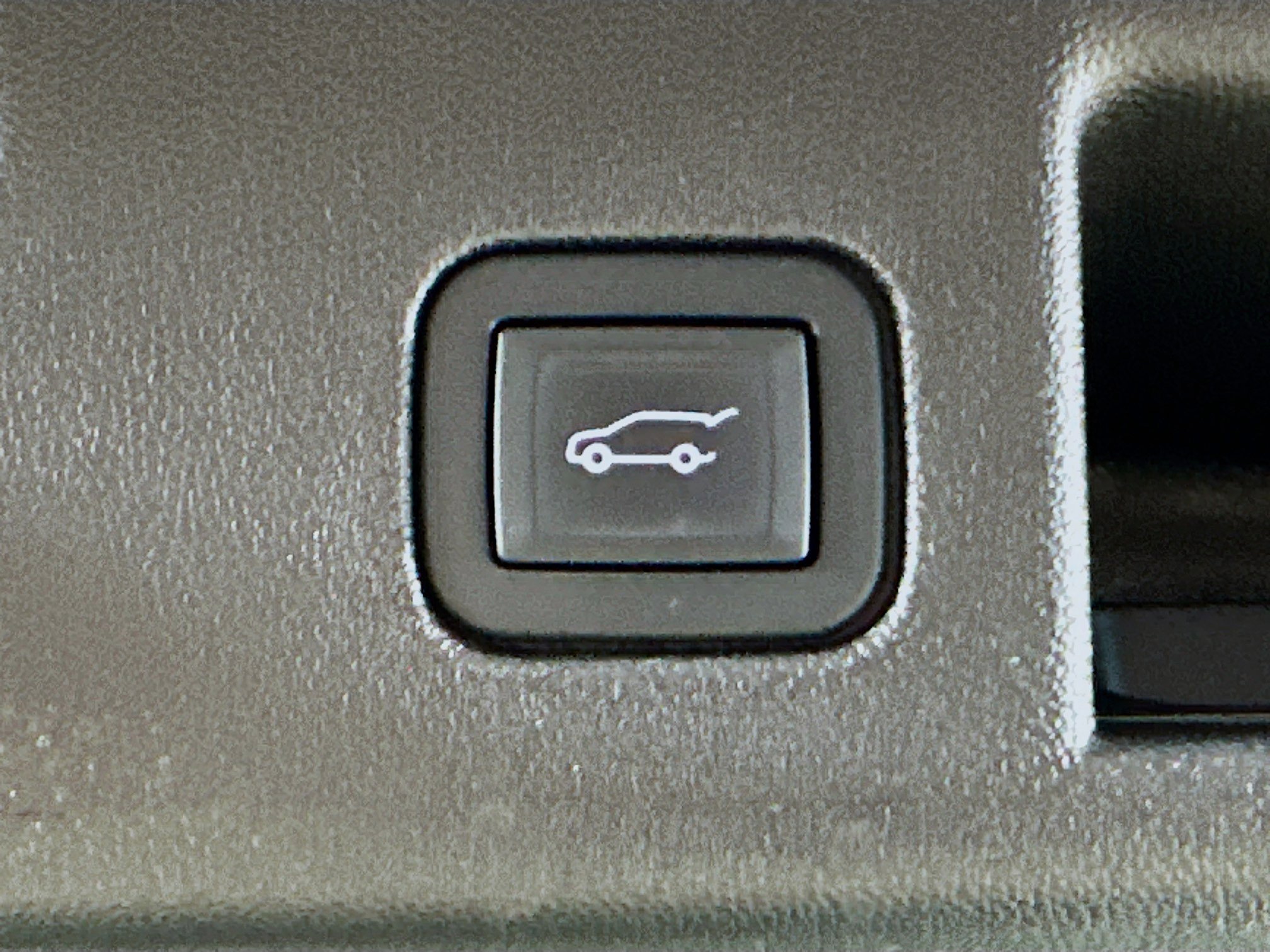 Used 2024 Chevrolet Equinox Premier image 28
