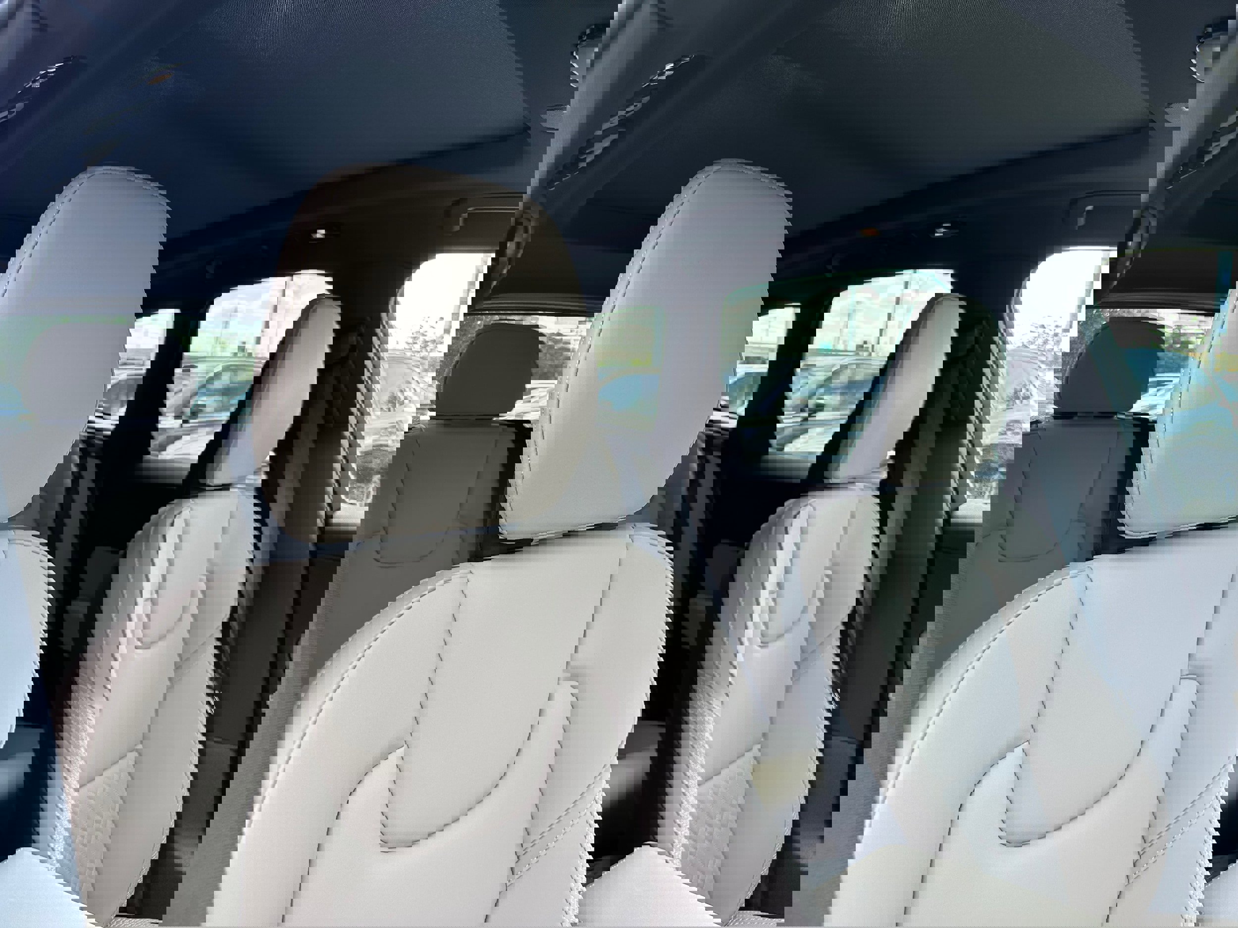 New 2026 Volvo XC60 B5 Core w/ Climate Package image 9