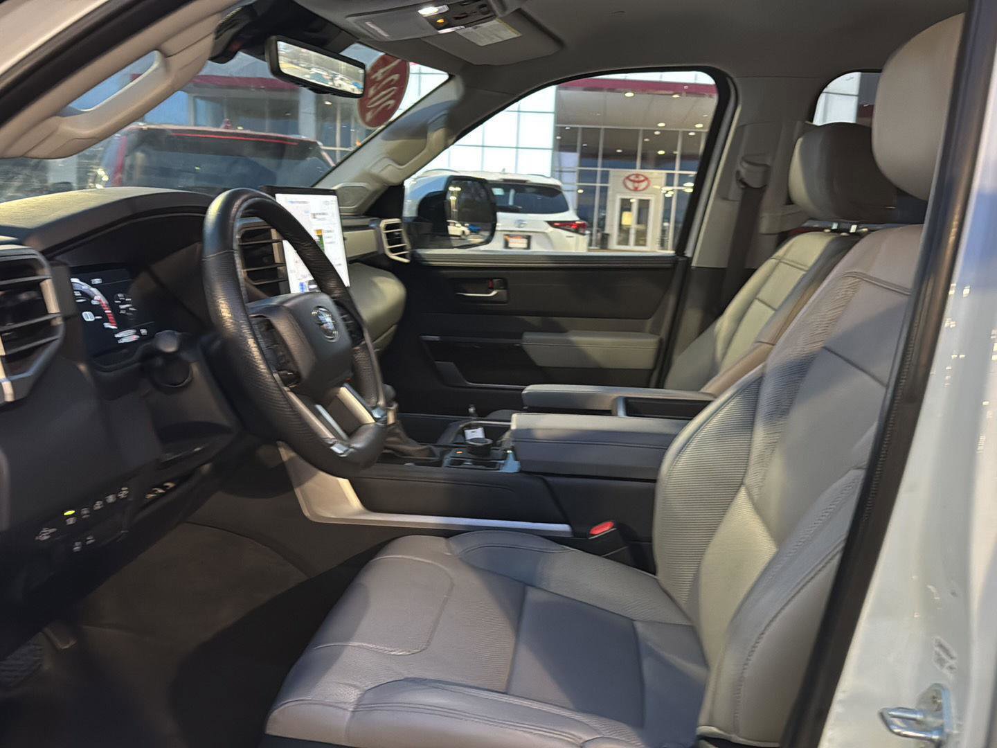 Used 2024 Toyota Tundra Limited image 8
