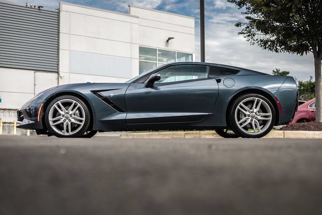 Used 2019 Chevrolet Corvette Stingray Coupe w/ 1LT RWD image 37