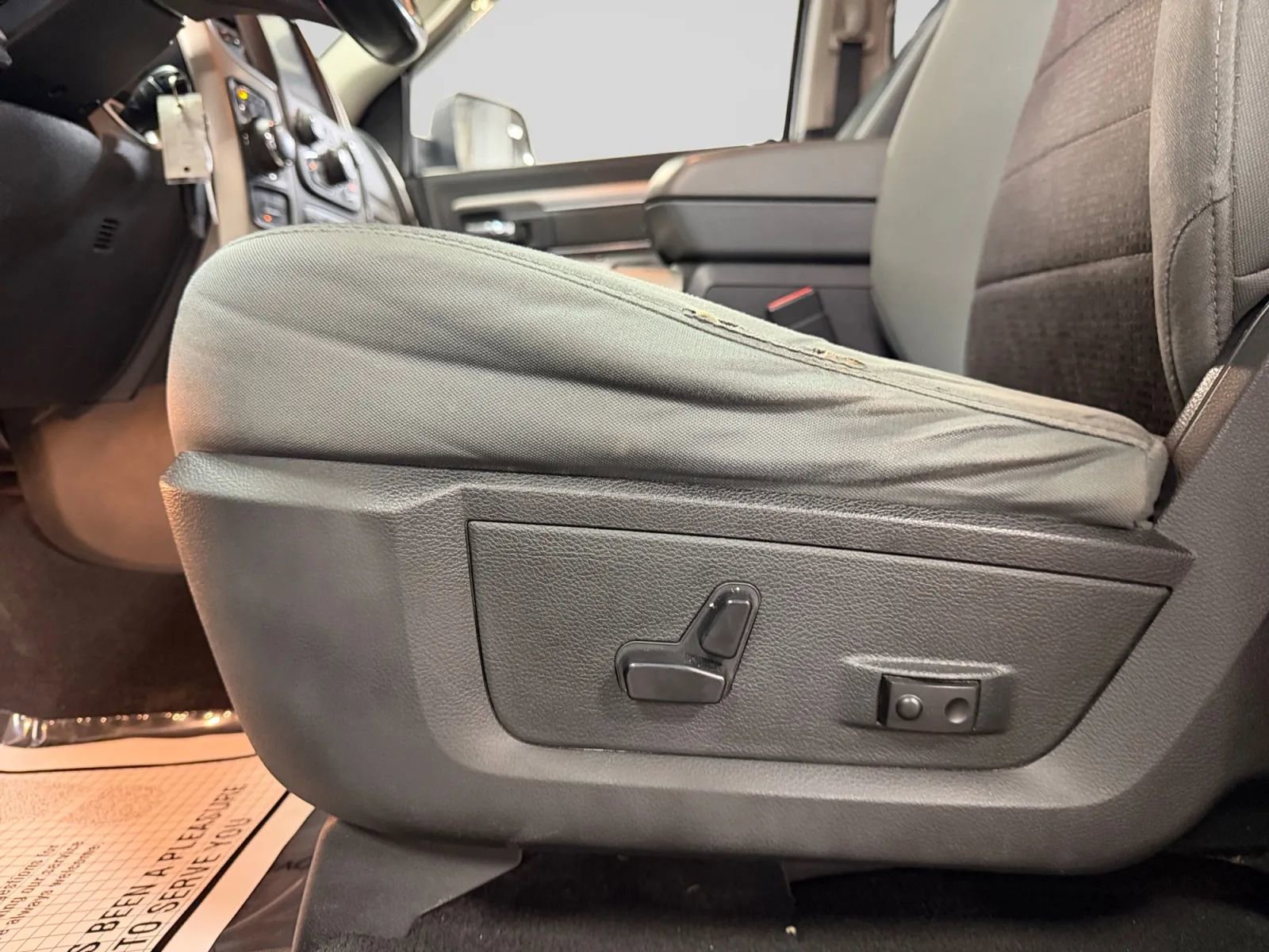 Used 2014 RAM 1500 Outdoorsman image 39