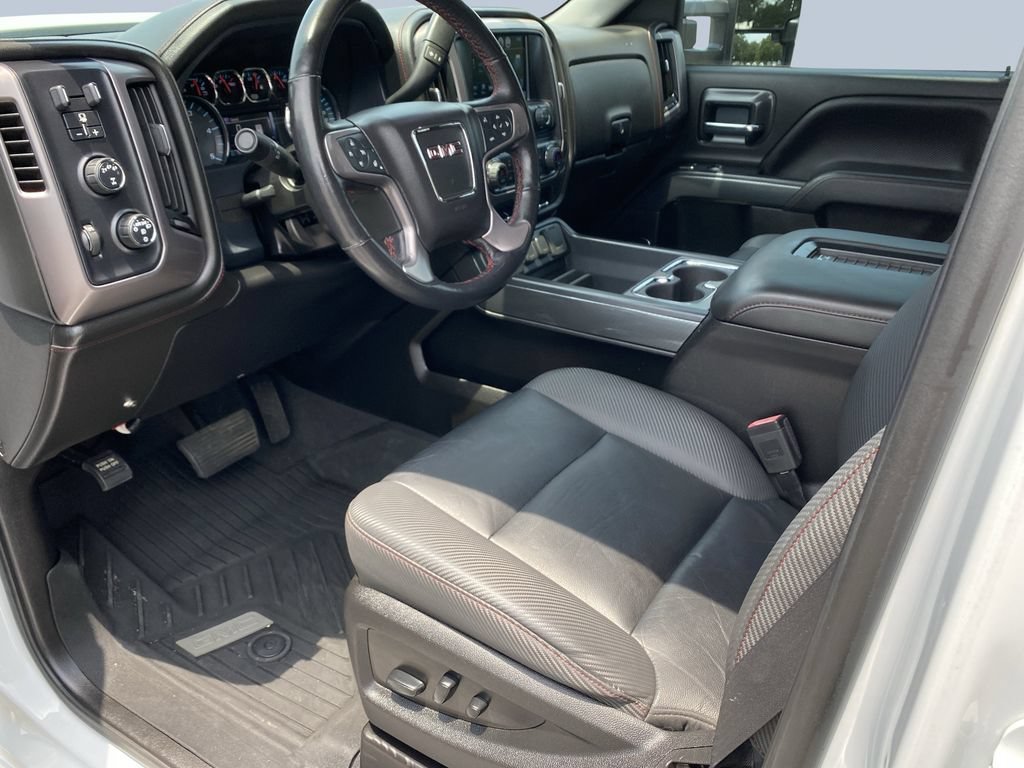 Used 2019 GMC Sierra 2500 SLT w/ Duramax Plus Package AWD/4WD image 10