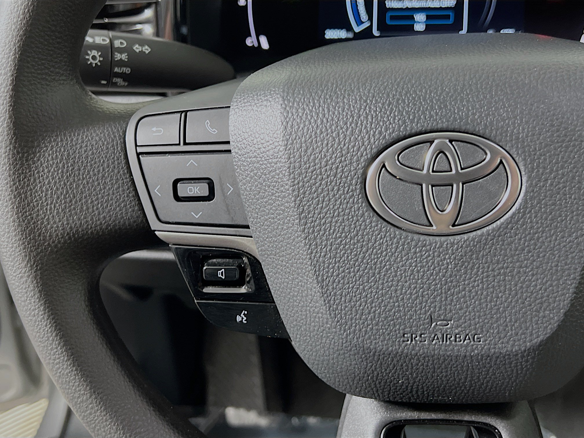 Used 2025 Toyota Camry LE FWD image 19