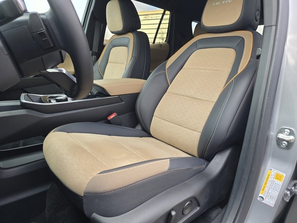 Used 2026 Chevrolet Equinox ACTIV w/ Convenience Package III image 32