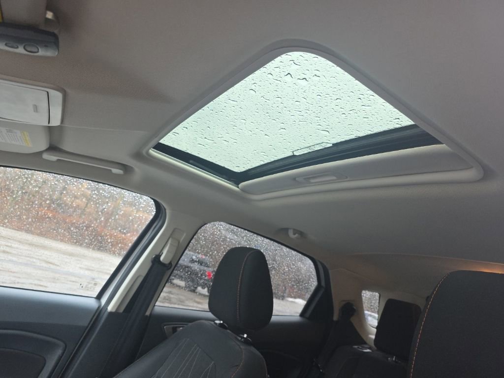 Used 2022 Ford EcoSport SE w/ SE Convenience Package image 11