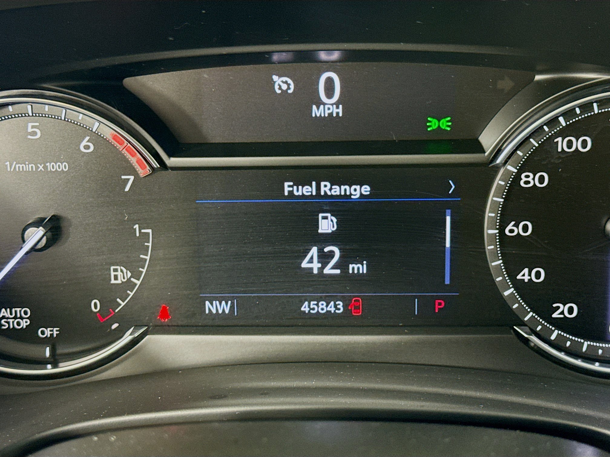 Used 2021 Cadillac XT4 Luxury w/ Cold Weather Package FWD image 14