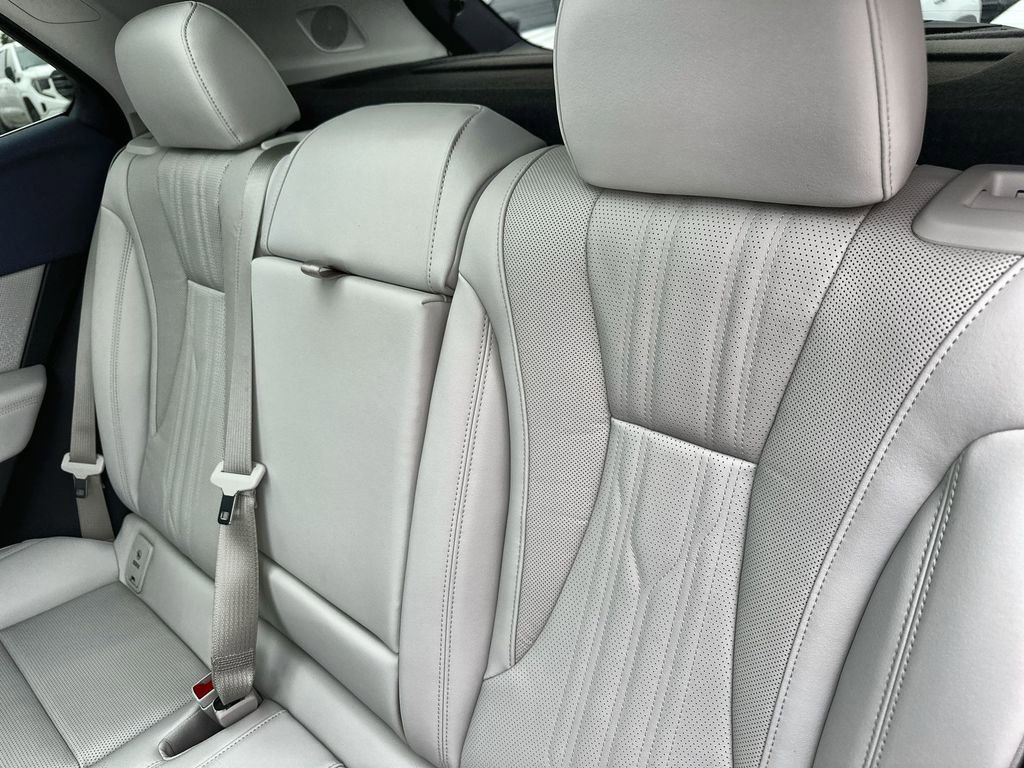 New 2026 Buick Envision Avenir image 18