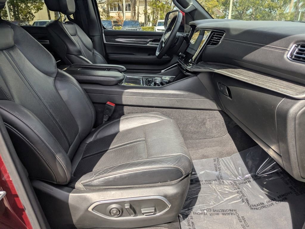 Used 2022 Jeep Wagoneer Series III image 10