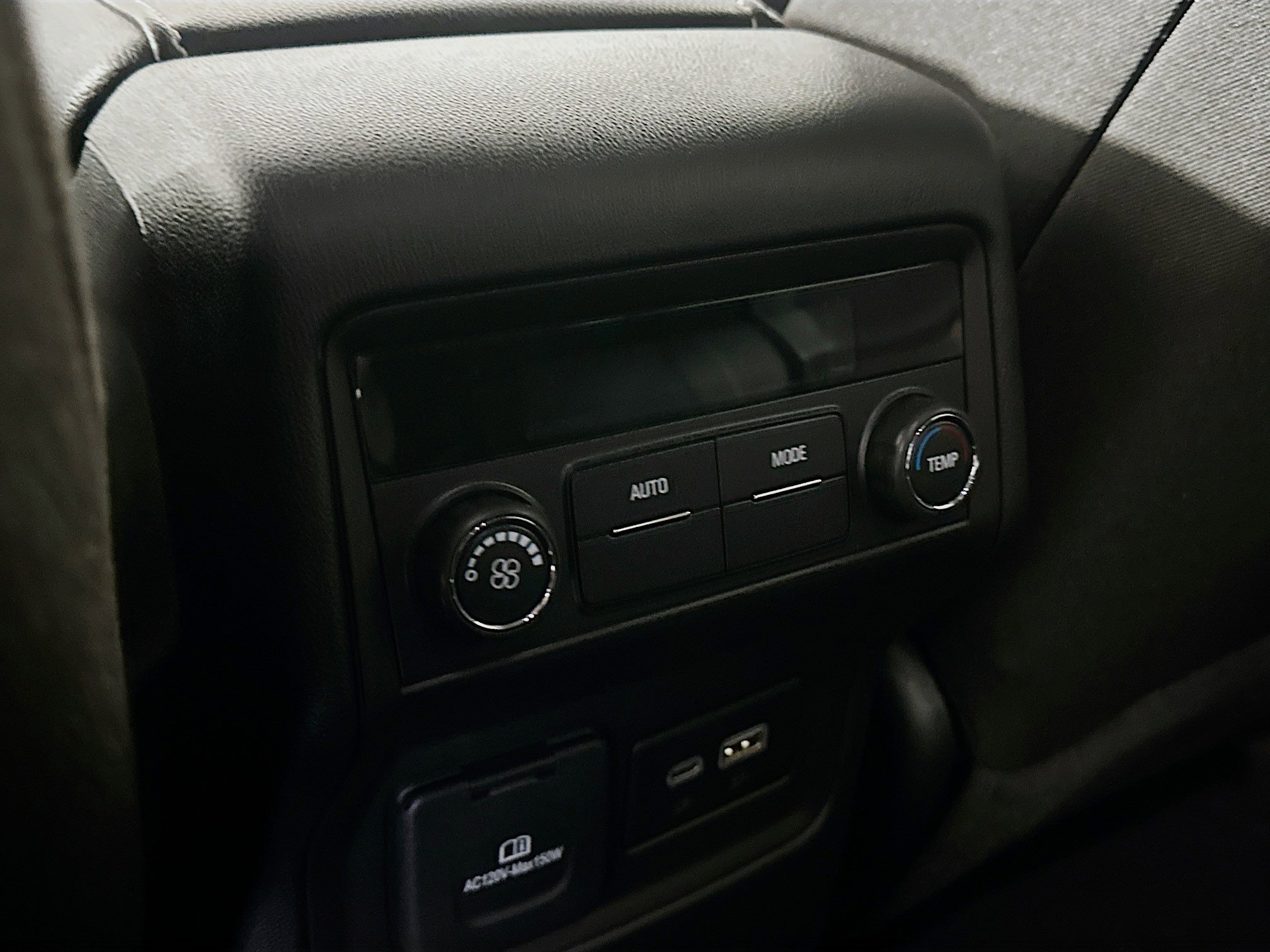 Used 2023 GMC Acadia SLE w/ Driver Convenience Package image 28